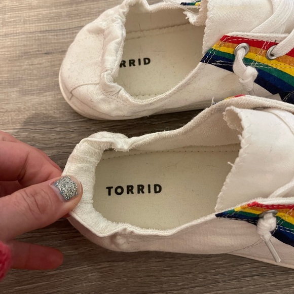 Torrid Riley shoes size 10WW.  Brand new never worn.   Rainbow design - Picture 5 of 6